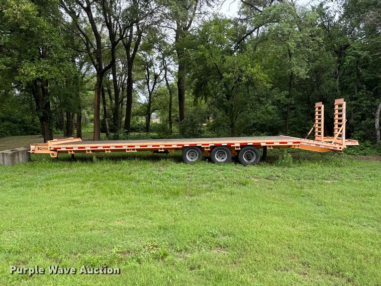 image for item NJ9167 2014 Kaufman HPP Deluxe equipment trailer