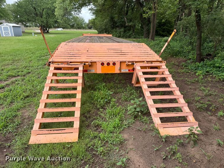 image for item NJ9167 2014 Kaufman HPP Deluxe equipment trailer