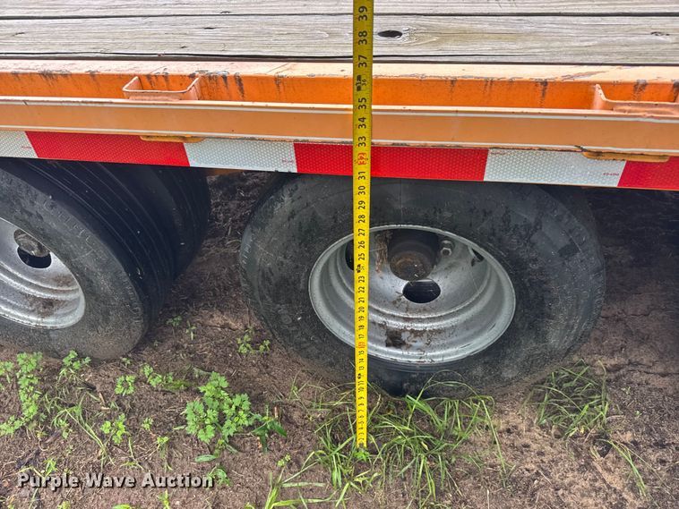 image for item NJ9167 2014 Kaufman HPP Deluxe equipment trailer