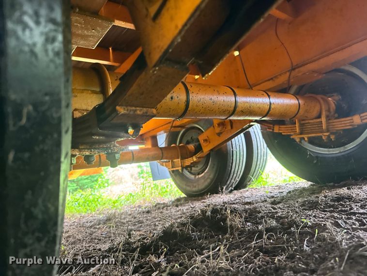 image for item NJ9167 2014 Kaufman HPP Deluxe equipment trailer