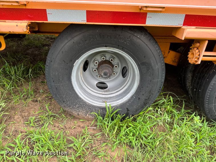 image for item NJ9167 2014 Kaufman HPP Deluxe equipment trailer
