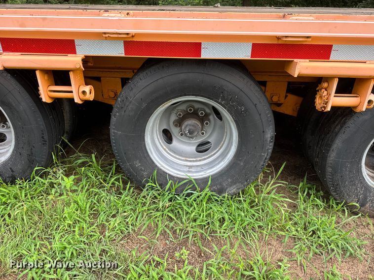 image for item NJ9167 2014 Kaufman HPP Deluxe equipment trailer