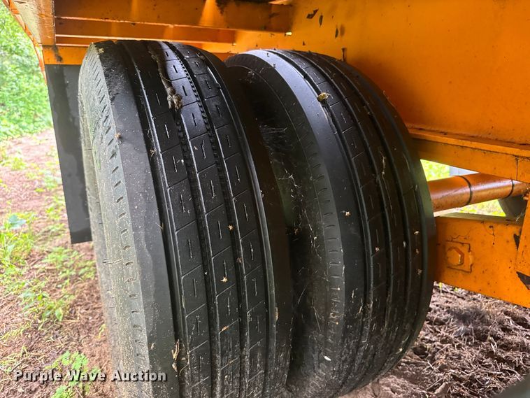 image for item NJ9167 2014 Kaufman HPP Deluxe equipment trailer