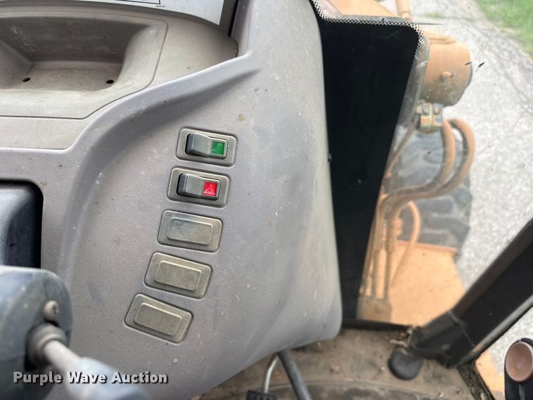 image for item NJ9168 2005 Case 590 Super M Series 2 backhoe