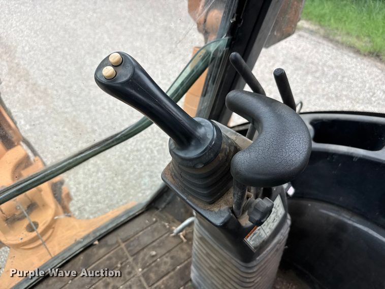 image for item NJ9168 2005 Case 590 Super M Series 2 backhoe