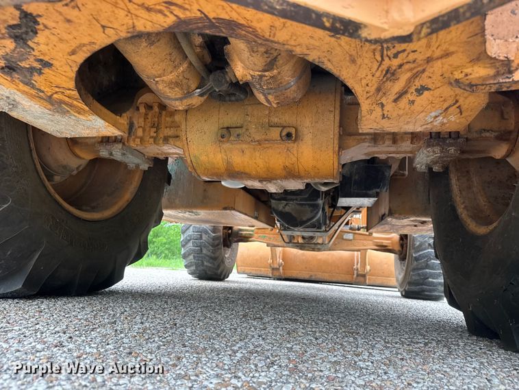 image for item NJ9168 2005 Case 590 Super M Series 2 backhoe
