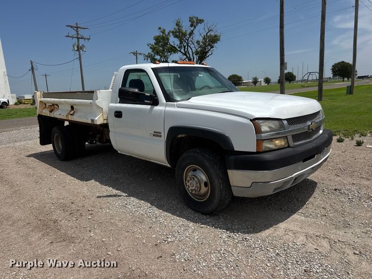 image for item NJ9179 2005 Chevrolet Silverado 3500 dump bed pickup truck