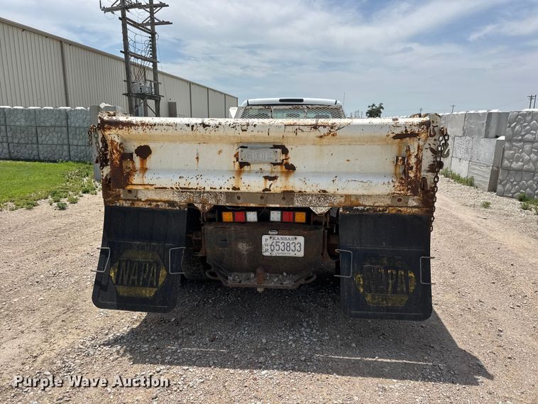 image for item NJ9179 2005 Chevrolet Silverado 3500 dump bed pickup truck