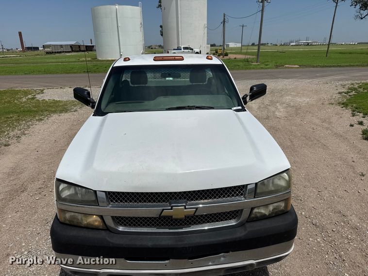 image for item NJ9179 2005 Chevrolet Silverado 3500 dump bed pickup truck