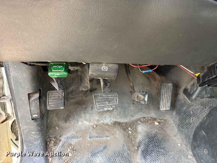 image for item NJ9179 2005 Chevrolet Silverado 3500 dump bed pickup truck