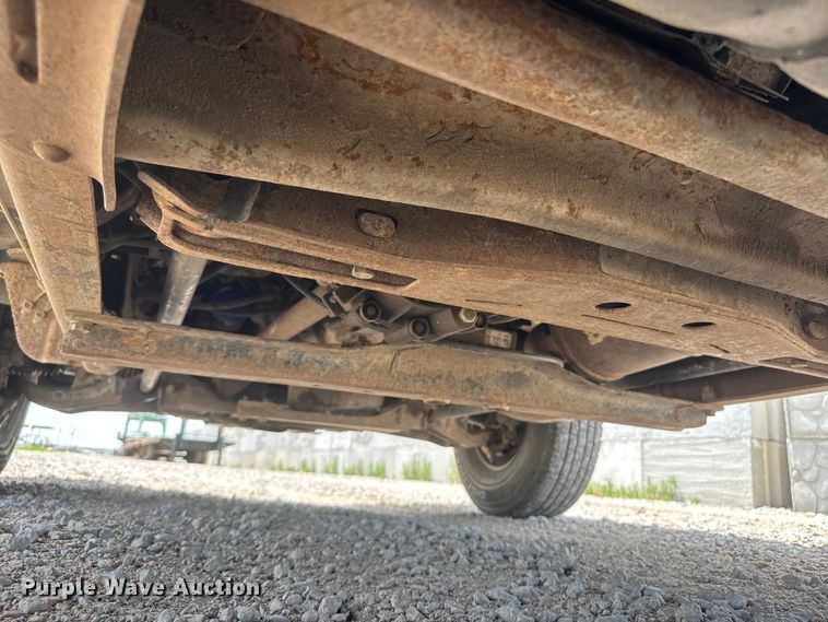 image for item NJ9179 2005 Chevrolet Silverado 3500 dump bed pickup truck