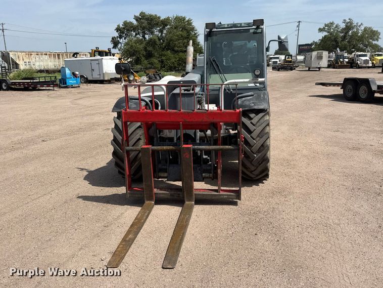 image for item NJ9189 2003 Bobcat V518 Versahandler telehandler