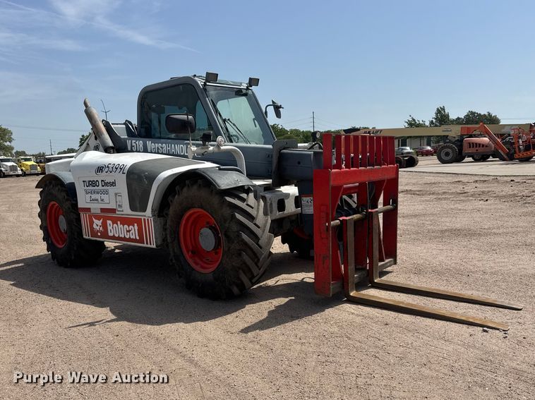 image for item NJ9189 2003 Bobcat V518 Versahandler telehandler