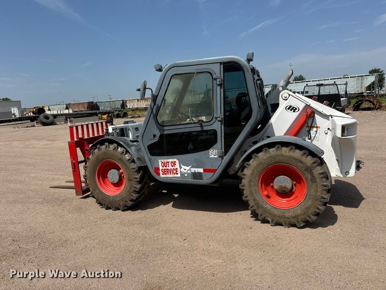 image for item NJ9189 2003 Bobcat V518 Versahandler telehandler