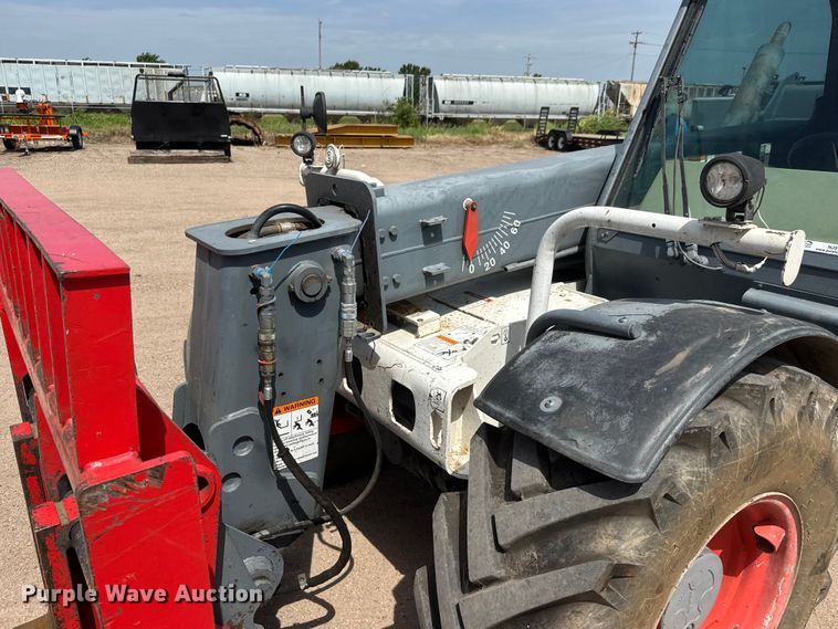 image for item NJ9189 2003 Bobcat V518 Versahandler telehandler