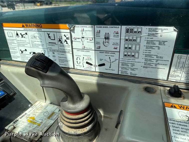image for item NJ9189 2003 Bobcat V518 Versahandler telehandler