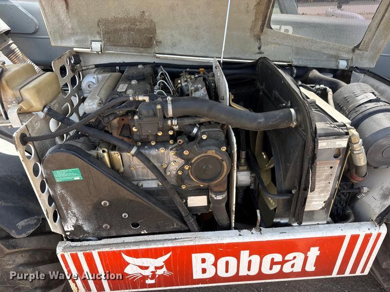 image for item NJ9189 2003 Bobcat V518 Versahandler telehandler