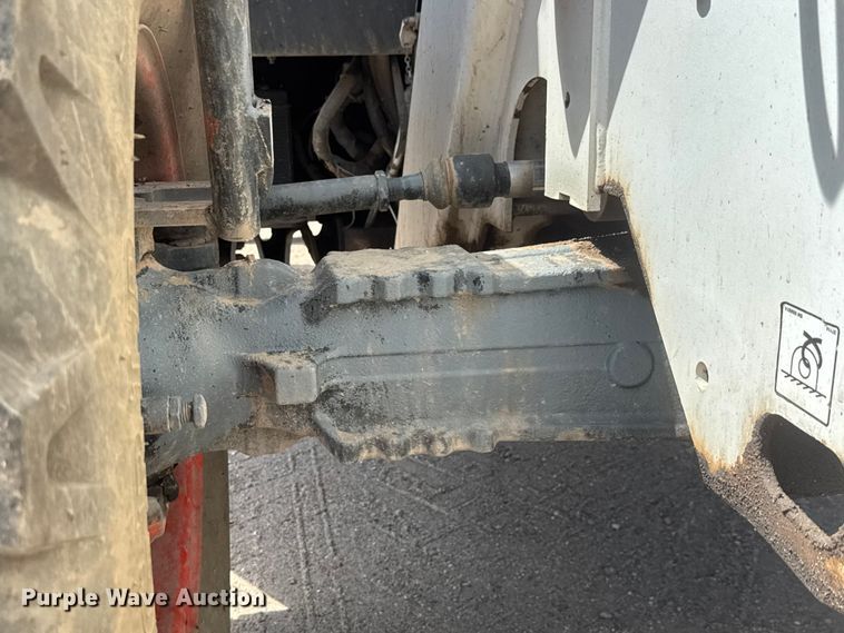 image for item NJ9189 2003 Bobcat V518 Versahandler telehandler