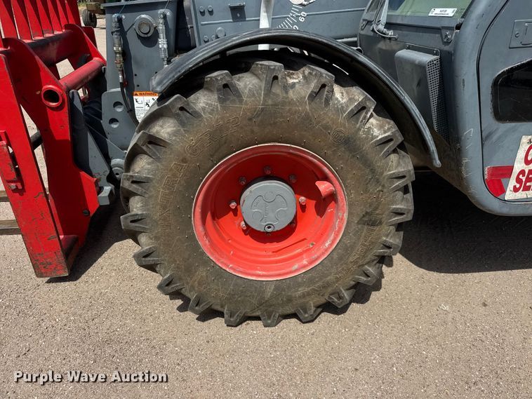 image for item NJ9189 2003 Bobcat V518 Versahandler telehandler