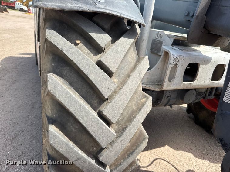image for item NJ9189 2003 Bobcat V518 Versahandler telehandler