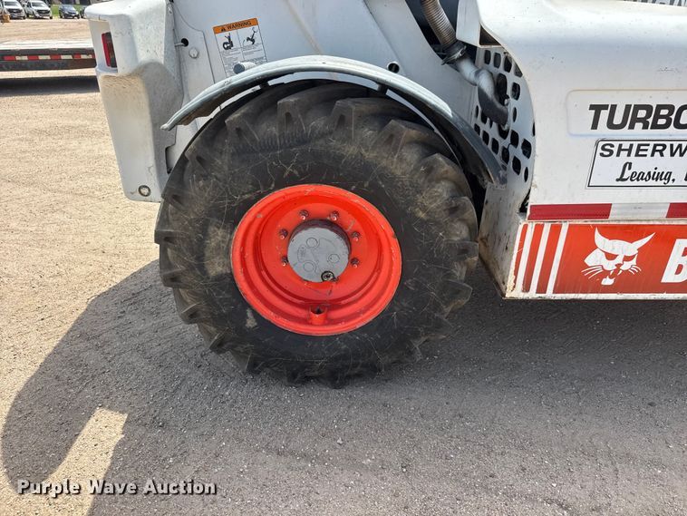 image for item NJ9189 2003 Bobcat V518 Versahandler telehandler