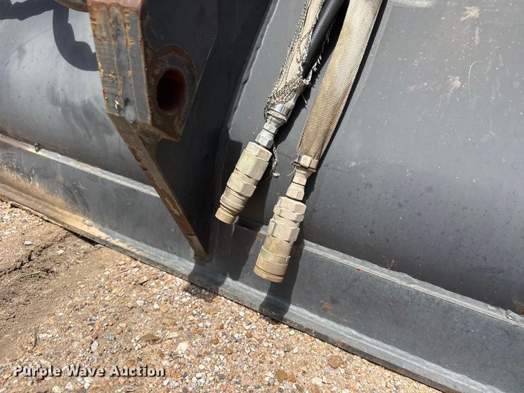 image for item NJ9189 2003 Bobcat V518 Versahandler telehandler