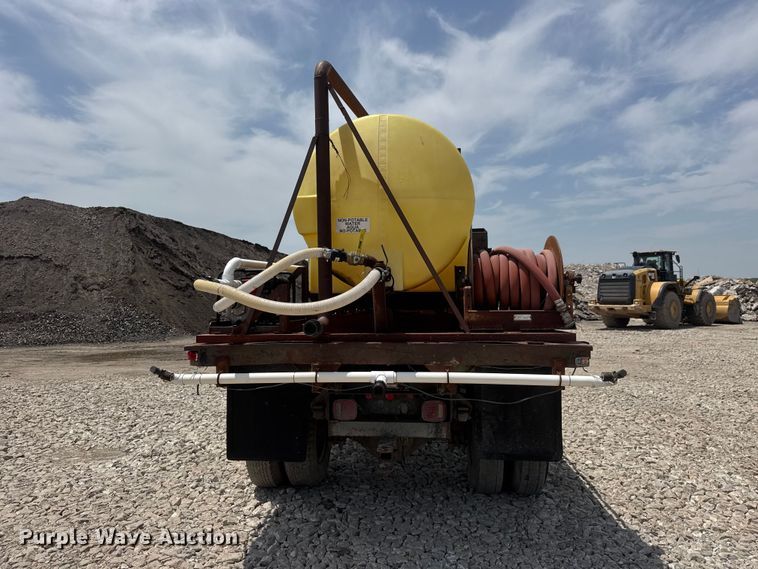 image for item NJ9190 1994 GMC TopKick flatbed truck