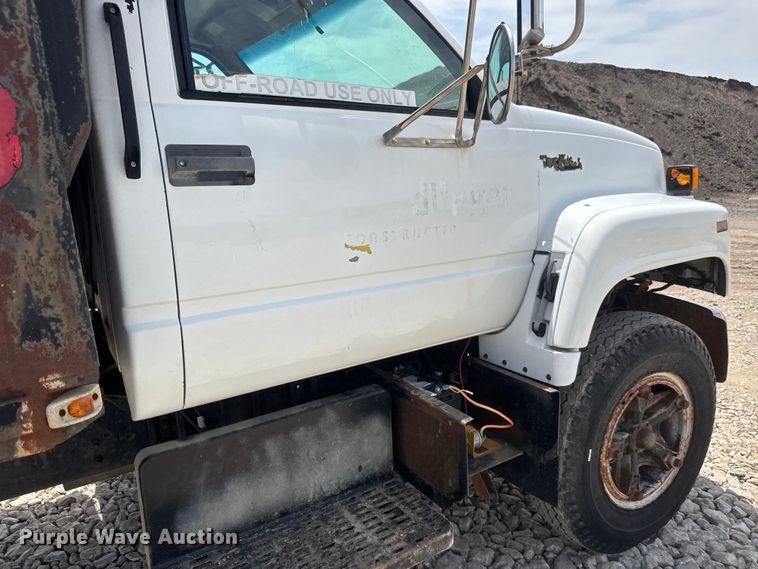 image for item NJ9190 1994 GMC TopKick flatbed truck