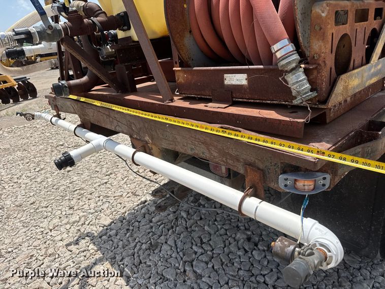 image for item NJ9190 1994 GMC TopKick flatbed truck