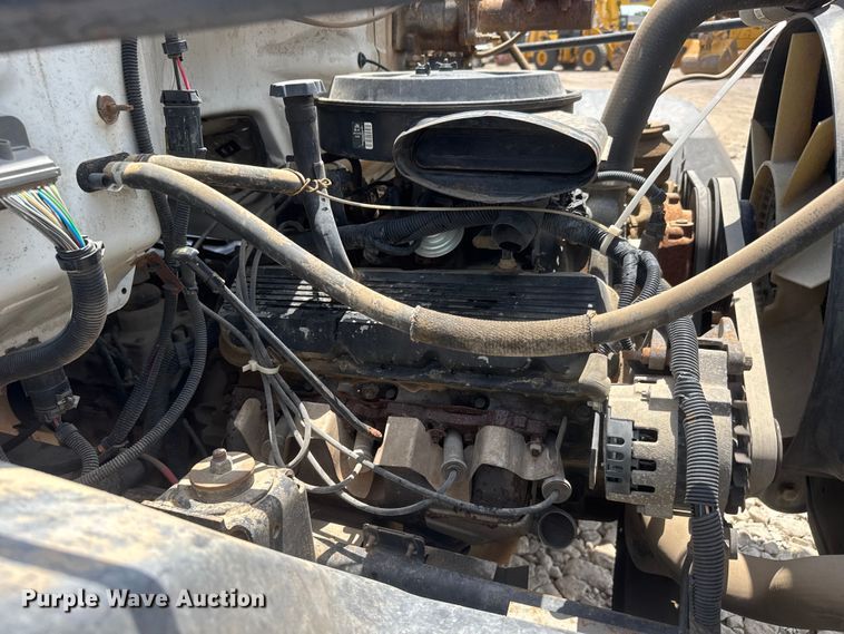 image for item NJ9190 1994 GMC TopKick flatbed truck