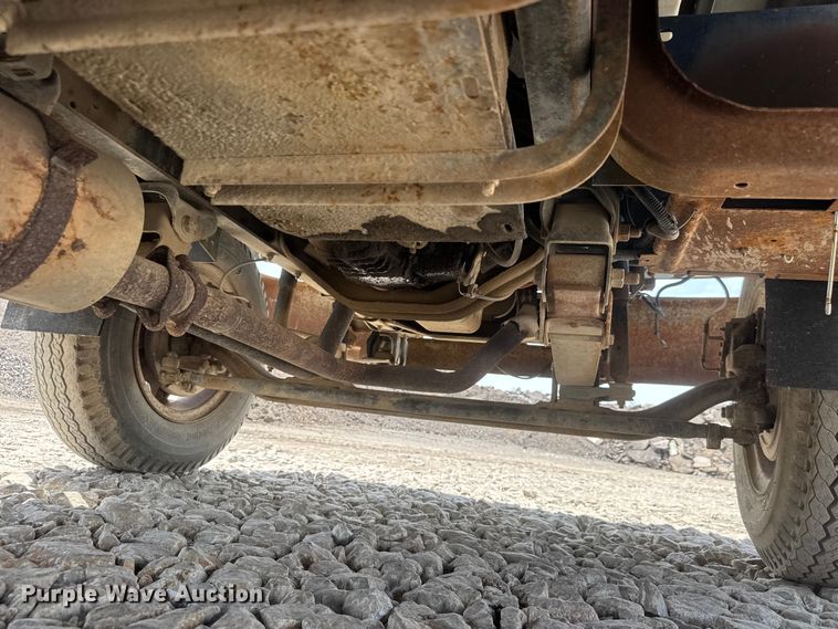 image for item NJ9190 1994 GMC TopKick flatbed truck