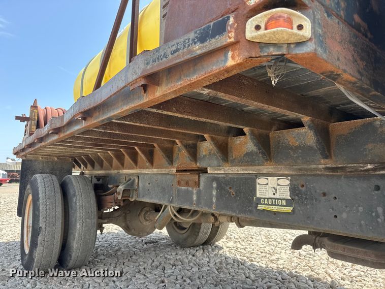 image for item NJ9190 1994 GMC TopKick flatbed truck