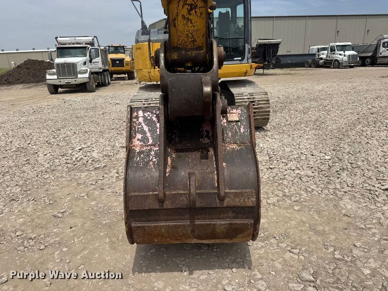 image for item NJ9191 2005 Komatsu PC228US-3N0 excavator