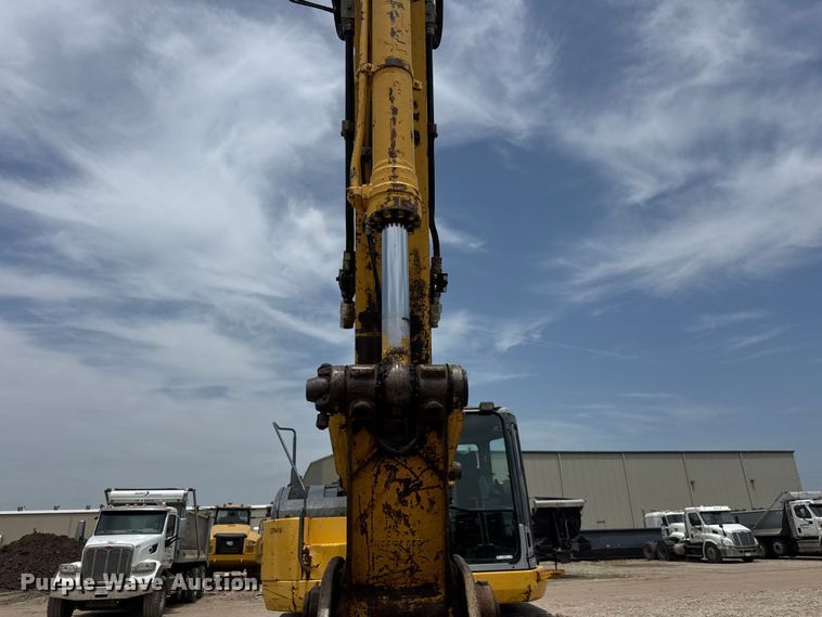 image for item NJ9191 2005 Komatsu PC228US-3N0 excavator