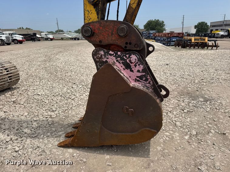 image for item NJ9191 2005 Komatsu PC228US-3N0 excavator