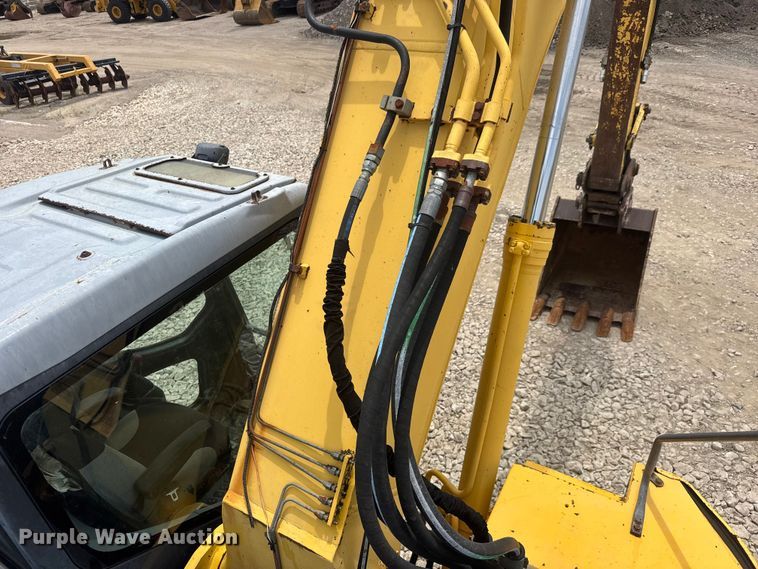 image for item NJ9191 2005 Komatsu PC228US-3N0 excavator