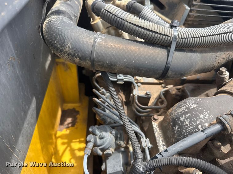 image for item NJ9191 2005 Komatsu PC228US-3N0 excavator