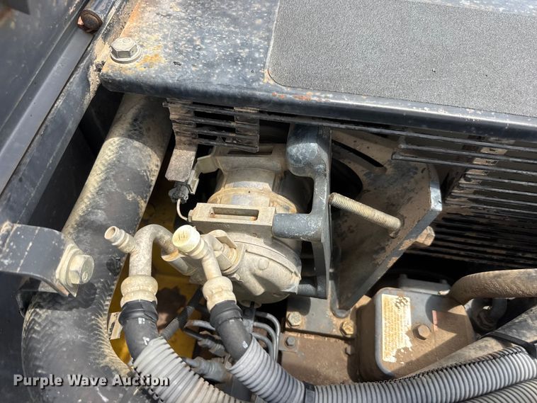 image for item NJ9191 2005 Komatsu PC228US-3N0 excavator