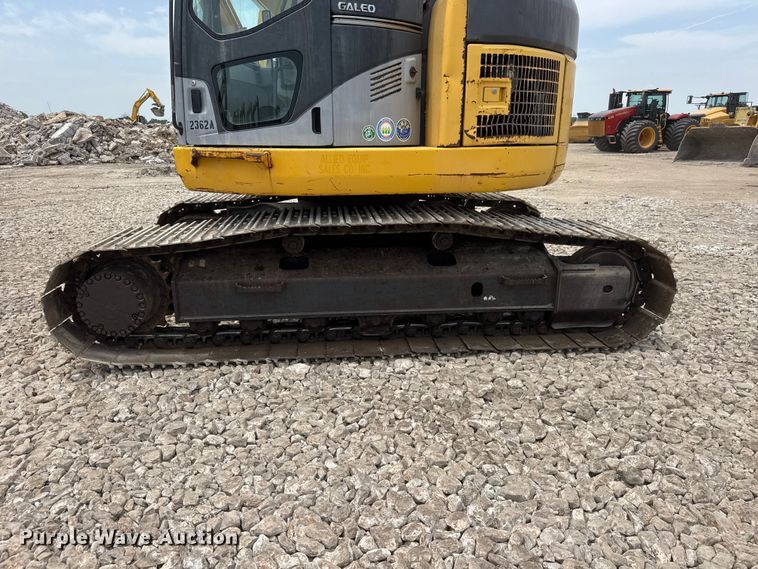 image for item NJ9191 2005 Komatsu PC228US-3N0 excavator