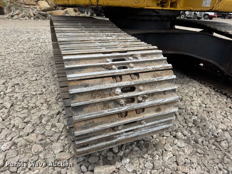 image for item NJ9191 2005 Komatsu PC228US-3N0 excavator