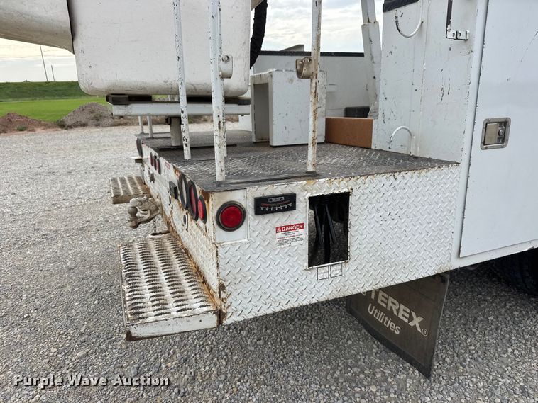 image for item NJ9195 2017 RAM 5500 bucket truck