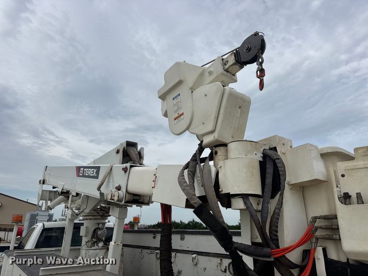 image for item NJ9195 2017 RAM 5500 bucket truck