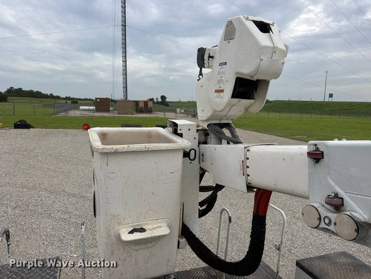 image for item NJ9195 2017 RAM 5500 bucket truck