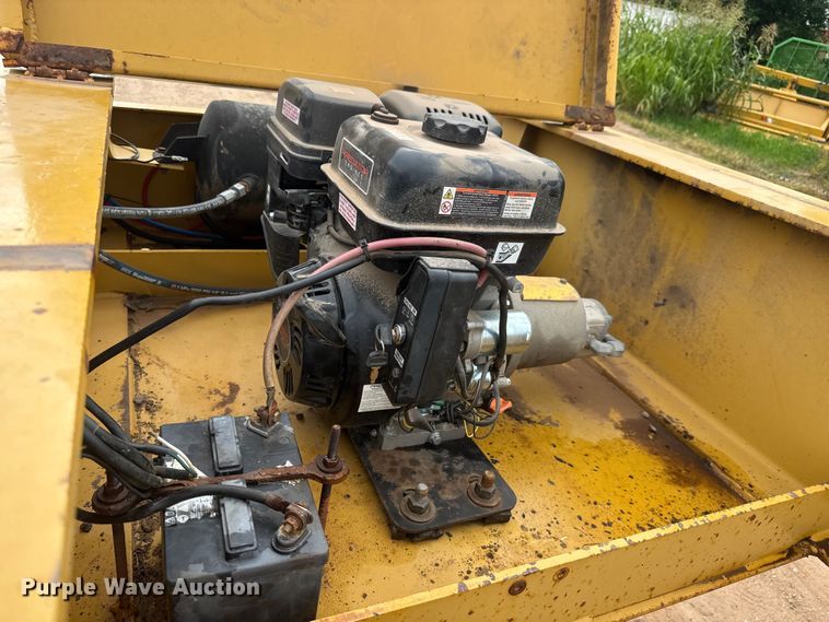 image for item NJ9198 2013 Witzco Challenger RG-35 lowboy equipment trailer