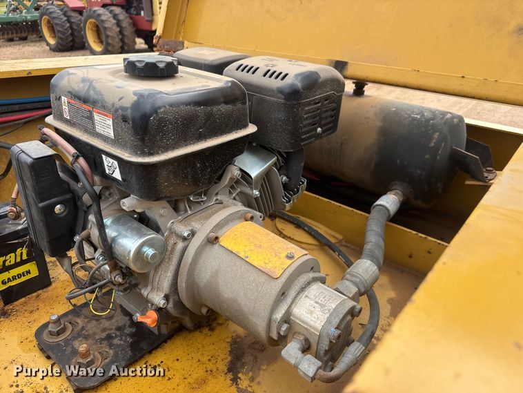 image for item NJ9198 2013 Witzco Challenger RG-35 lowboy equipment trailer