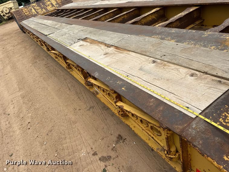 image for item NJ9198 2013 Witzco Challenger RG-35 lowboy equipment trailer