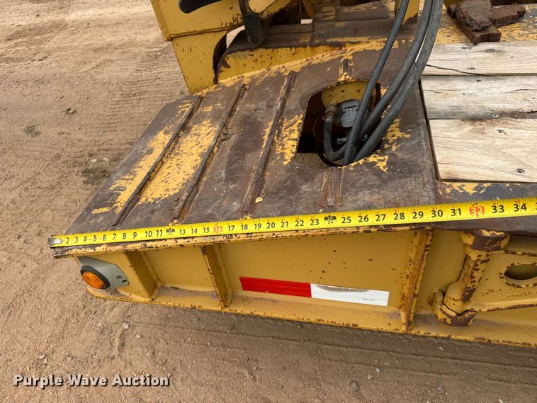 image for item NJ9198 2013 Witzco Challenger RG-35 lowboy equipment trailer