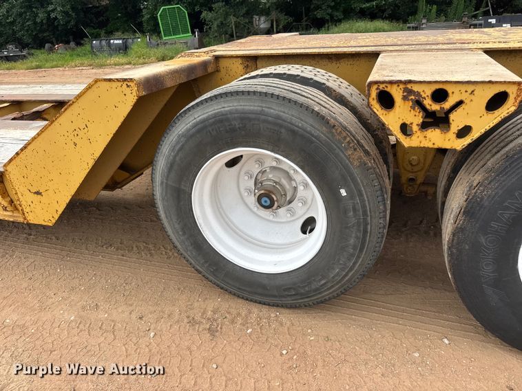 image for item NJ9198 2013 Witzco Challenger RG-35 lowboy equipment trailer