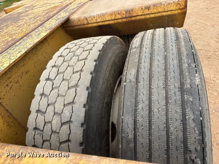image for item NJ9198 2013 Witzco Challenger RG-35 lowboy equipment trailer