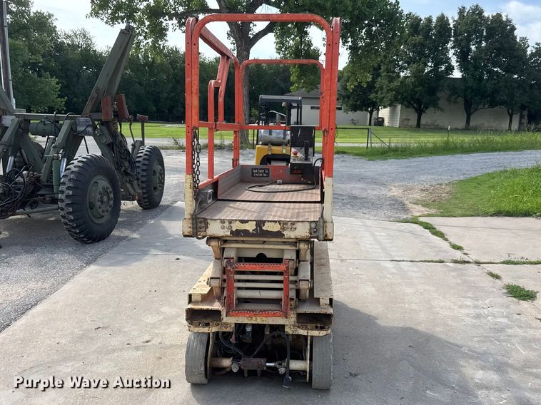 image for item NJ9205 JLG 1932E2 scissor lift